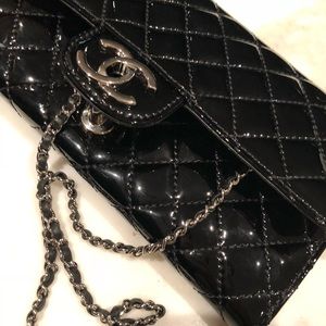 Black patent Chanel shoulder bag